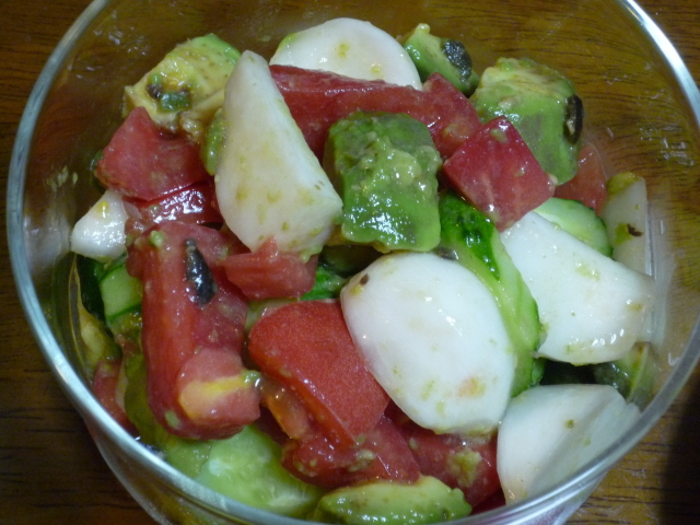 10_07_04 ブログ_アボカド、かぶ、トマトのサラダ.jpg